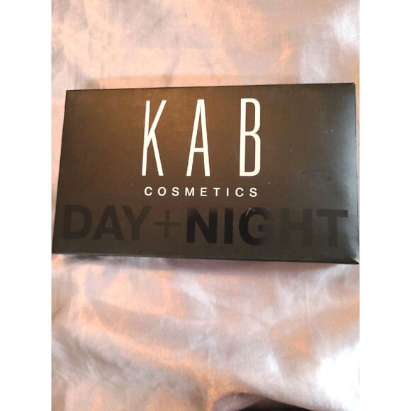 KAB cosmetics Day+Night warm neutral eyeshadow palette - Picture 1 of 2
